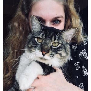 Meet your Posher, Caitlin